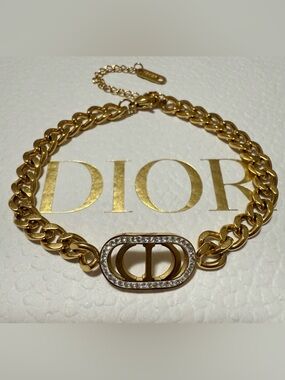 Luxury D Style Goldtone Fashion Bracelet